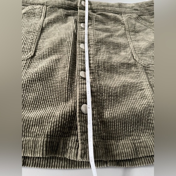 Green Corduroy Skirt - Picture 7 of 8